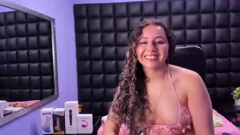 Snapshot of tiny_love_ chatting on September 2025 04:05:01 AM tiny online show from September 2025 04:05:01 AM