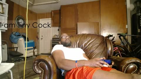 tinycock_1979 online show from April 2026 02:00:02 AM