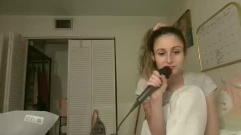 tinyhottie69 online show from February 2025 06:26:02 AM