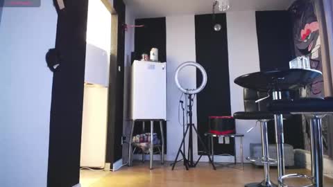 stage Kylie Sinner  brand CLITBAIT online show from September 2025 10:21:02 PM