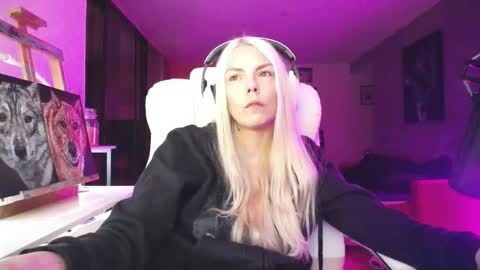 stage Kylie Sinner  brand CLITBAIT online show from October 2025 08:25:01 AM