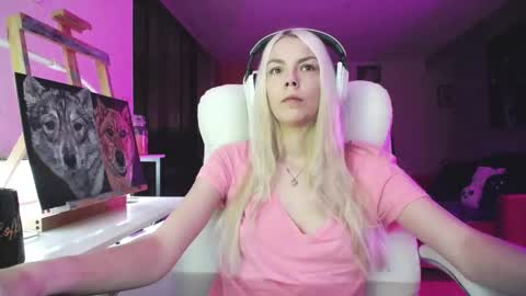 stage Kylie Sinner  brand CLITBAIT online show from October 2025 06:38:01 AM