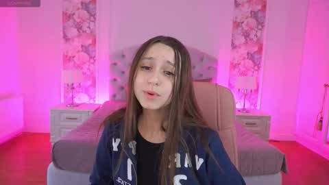 tinynataliee online show from February 2026 01:59:01 PM