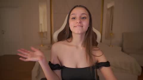 tinynataliee online show from February 2026 04:33:02 AM