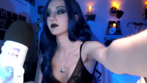 Dahlia Browne online show from November 2025 07:54:01 AM