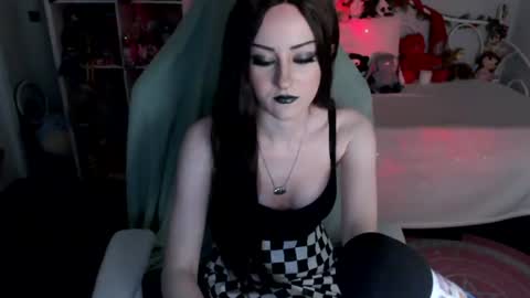 Snapshot of tinyprincess_doll chatting on June 2026 04:53:02 AM Dahlia Browne online show from June 2026 04:53:02 AM