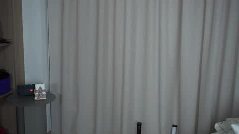 Lili online show from December 2025 07:42:01 PM