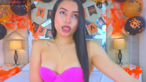 Snapshot of tiphani_walker_ chatting on October 2025 10:23:02 PM Tiphani Walker online show from October 2025 10:23:02 PM