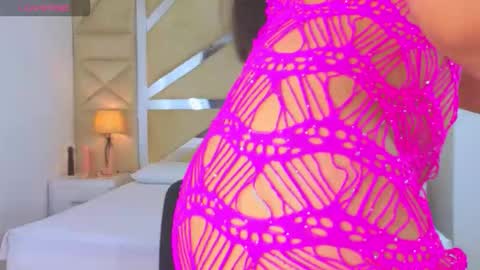 Snapshot of tiphani_walker_ chatting on November 2025 10:56:02 PM Tiphani Walker online show from November 2025 10:56:02 PM