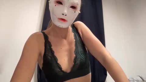 Snapshot of tipsytinkerbell chatting on October 2025 03:36:02 AM Tinks online show from October 2025 03:36:02 AM