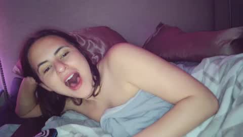 Tipsy Daisy online show from February 2025 09:24:01 AM