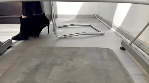 Anna online show from January 2025 10:02:02 AM