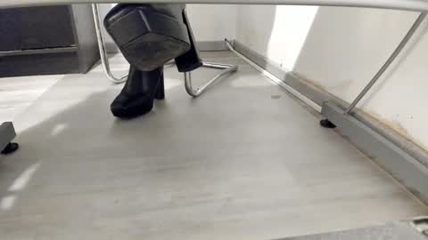 Anna online show from November 2025 03:27:02 AM