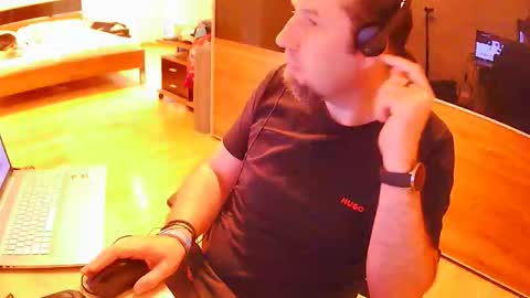 Snapshot of tirolerboy27 chatting on October 2025 08:35:01 AM Tirolerboy27 online show from October 2025 08:35:01 AM