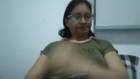 Ester online show from September 2025 10:59:02 PM