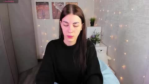 2 GMT Mo Tu We Th Fr 10am-4am online show from October 2025 09:59:02 PM