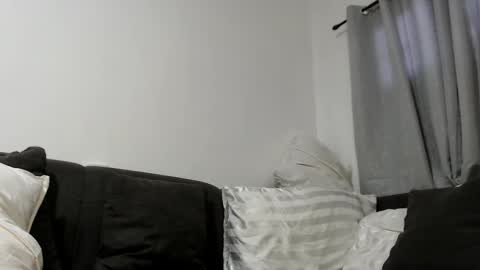 LuckyLaura online show from November 2025 07:36:02 AM