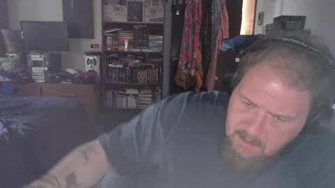Snapshot of toede_0 chatting on May 2026 04:37:01 PM Toede online show from May 2026 04:37:01 PM