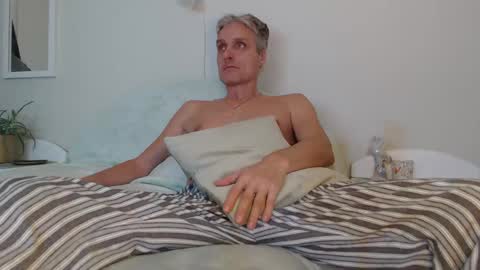 Snapshot of toffmen chatting on December 2024 03:13:02 PM Daniel Bisexual uncut 20cm online show from December 2024 03:13:02 PM