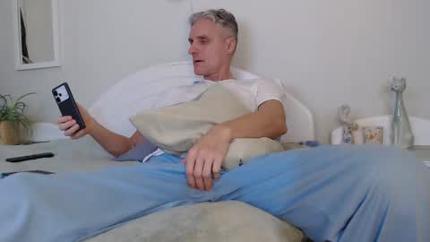 Snapshot of toffmen chatting on January 2025 03:09:02 PM Daniel Bisexual uncut 20cm online show from January 2025 03:09:02 PM