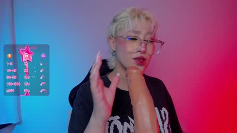 Snapshot of tokyo_blues chatting on December 2024 07:34:02 PM Halsey Sofii online show from December 2024 07:34:02 PM