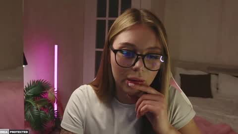 Snapshot of tokyo_n chatting on January 2025 09:10:01 PM tokyo_n online show from January 2025 09:10:01 PM