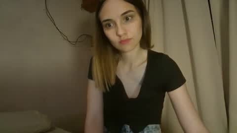 Flor online show from October 2025 10:10:01 PM