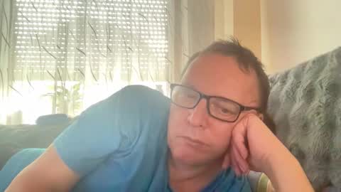 Tom online show from October 2025 02:07:01 PM