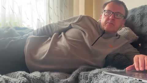 Tom online show from November 2025 01:20:01 PM