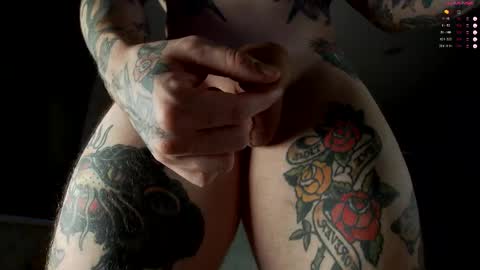 tom__ice online show from October 2025 01:17:02 AM