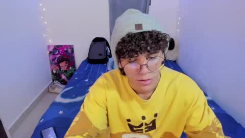 Tom Blue online show from March 2026 01:02:02 AM