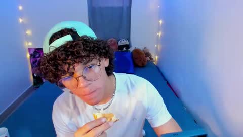 Tom Blue online show from March 2026 10:46:01 PM