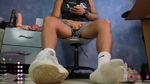 Tom online show from February 2026 10:14:01 PM