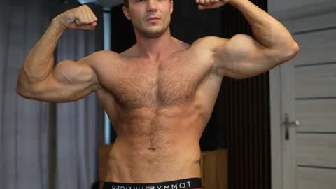 Tom online show from September 2025 03:38:02 PM