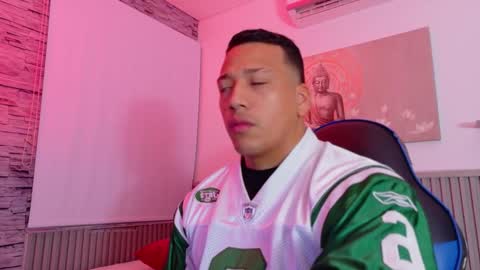 Tom muscle1 online show from December 2025 11:48:01 AM