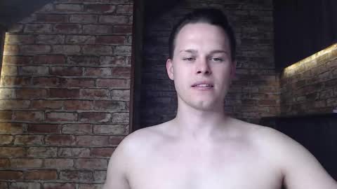 Snapshot of tom_y_ chatting on October 2025 12:38:01 PM Tom online show from October 2025 12:38:01 PM