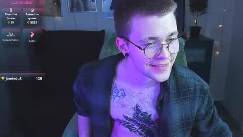 Snapshot of tomas_norton chatting on May 2026 09:01:01 PM tomas_norton online show from May 2026 09:01:01 PM