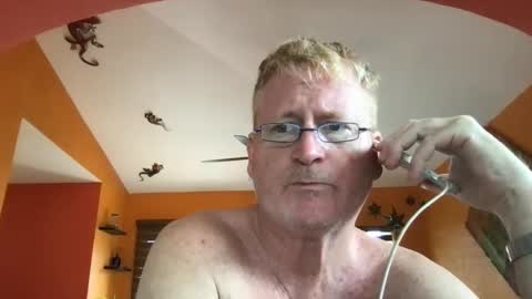 Hola online show from September 2025 06:45:01 PM