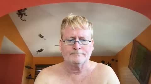 Hola online show from October 2025 05:35:01 PM