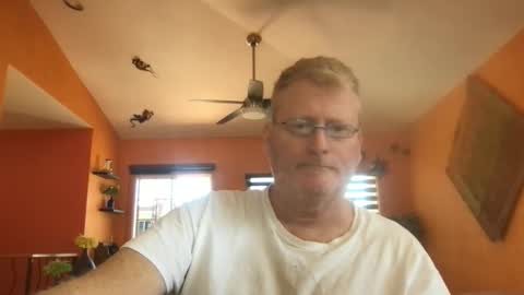 Snapshot of tomascausa chatting on April 2026 06:55:01 PM Hola online show from April 2026 06:55:01 PM
