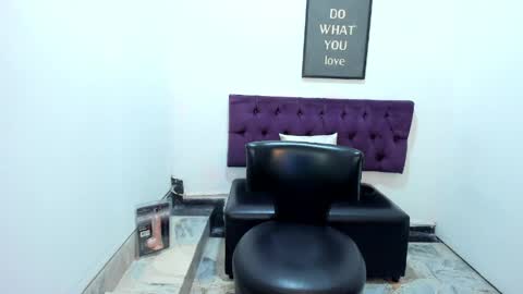 Snapshot of tomboy_natali chatting on May 2026 11:23:04 PM IAN SAYD online show from May 2026 11:23:04 PM