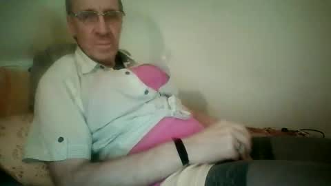 tomislav321 online show from April 2026 09:59:02 PM