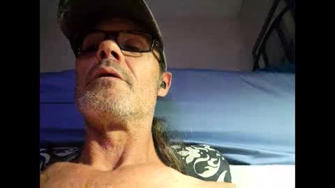 Snapshot of tommgunn25 chatting on April 2026 05:32:02 AM tommgunn25 online show from April 2026 05:32:02 AM