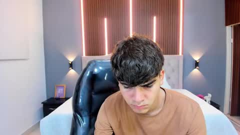 Tommy  online show from October 2025 03:28:01 AM