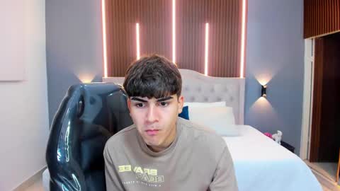 Tommy  online show from October 2025 03:53:01 AM