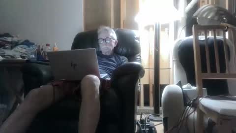 Snapshot of tommy606433694260 chatting on May 2026 02:28:02 AM Tommy online show from May 2026 02:28:02 AM