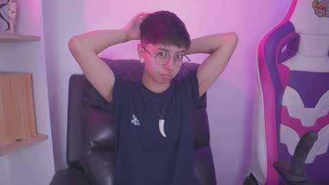 Blue  online show from October 2025 08:41:01 PM