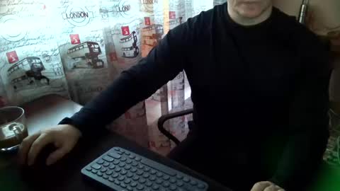 Snapshot of tommy_li_2 chatting on January 2025 10:49:02 AM Tommi Li online show from January 2025 10:49:02 AM