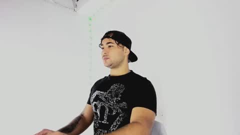 tommy_sccott online show from September 2025 10:25:02 PM