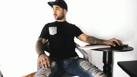 tommy_sccott online show from October 2025 10:33:02 PM